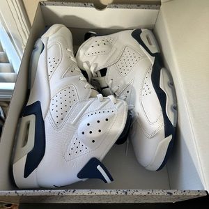 Air Jordan 6 Retro.